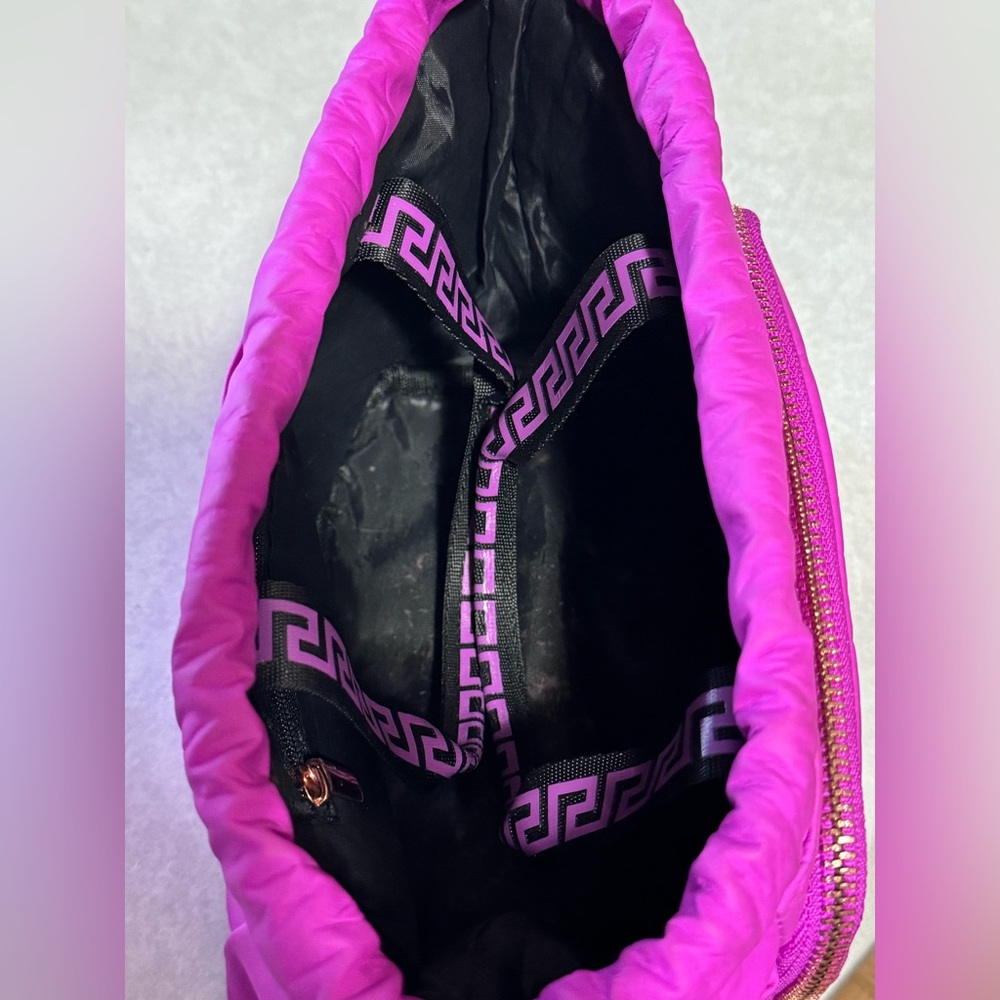 Versace Fuchsia Cosmetic Bag - Picture 5 of 7